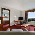 Super 8 By Wyndham Yellowknife