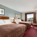 Super 8 By Wyndham Yellowknife