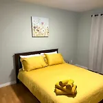 Spacious Downtown 3Br Home, 4Bds