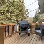 Modern Downtown Stay