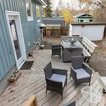 Modern Downtown Stay