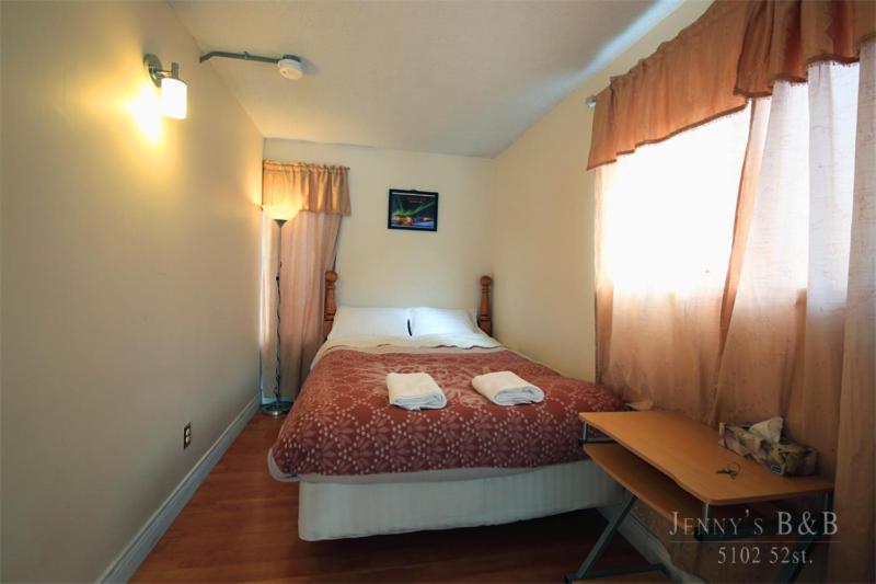 Jenny'S Guest House Bed & Breakfast Yellowknife