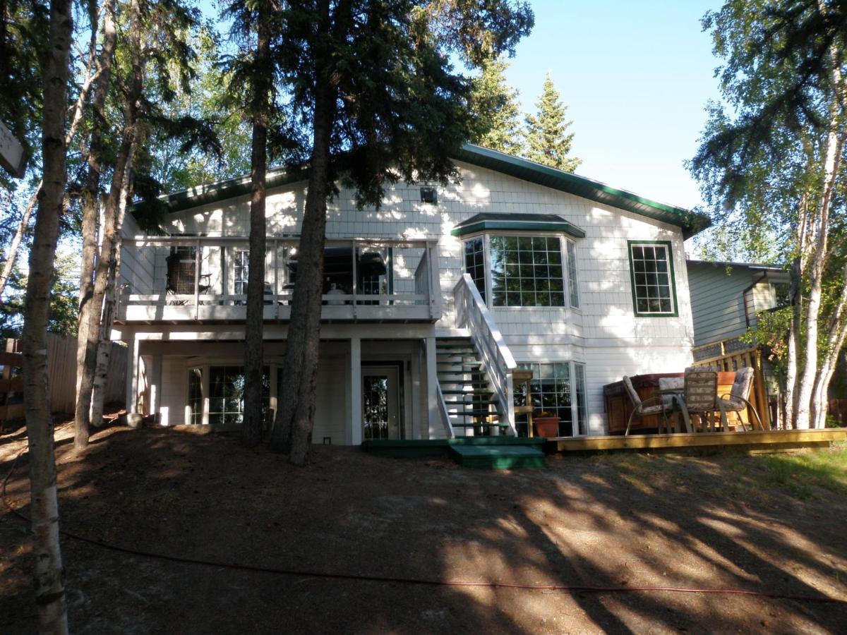 Great Slave Lakeside Bed & Breakfast *