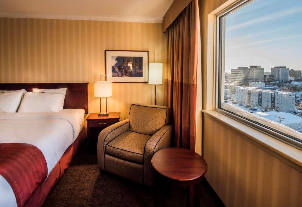 The Explorer 4* Yellowknife