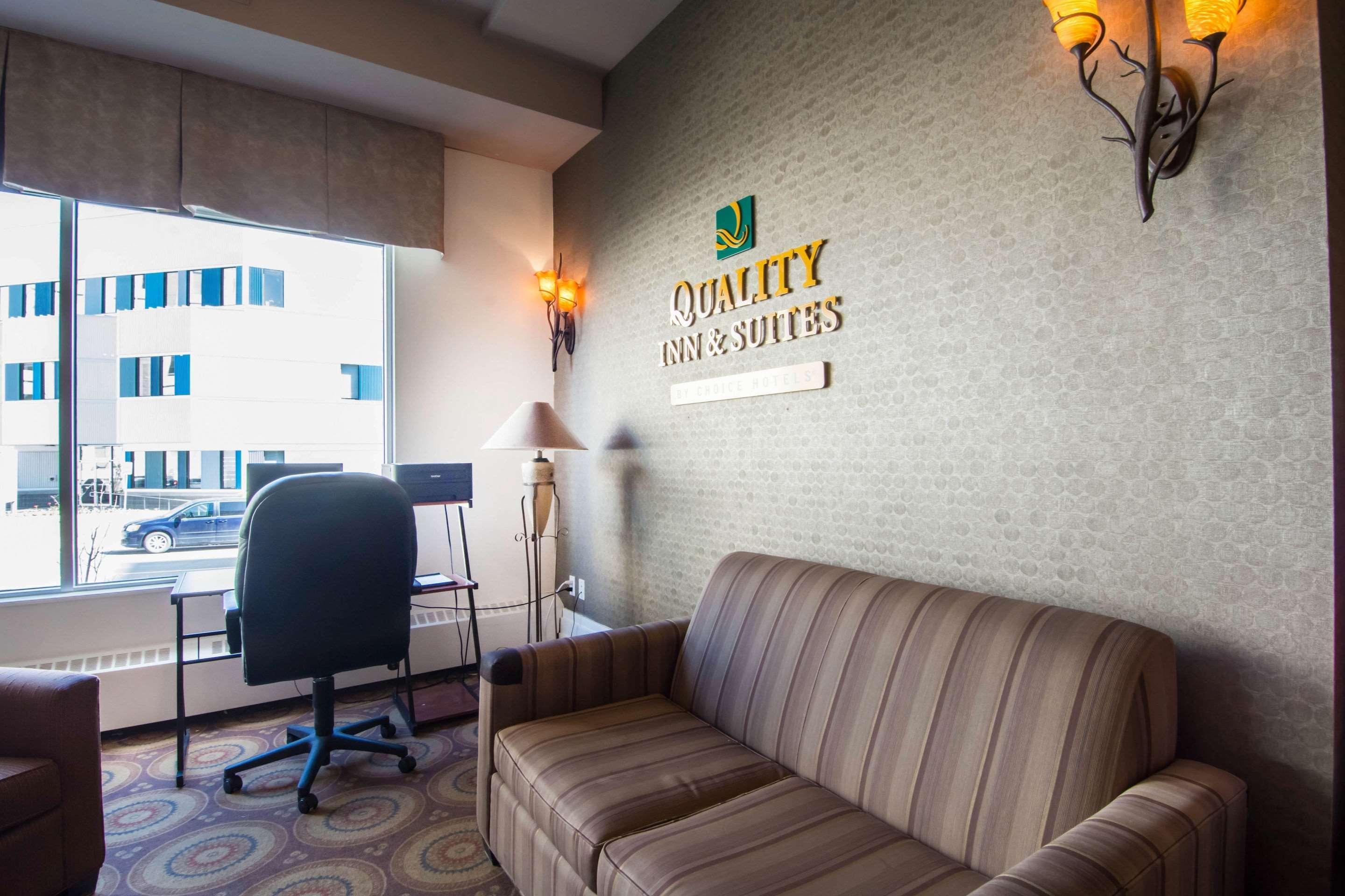 Hotel Quality & Yellowknife