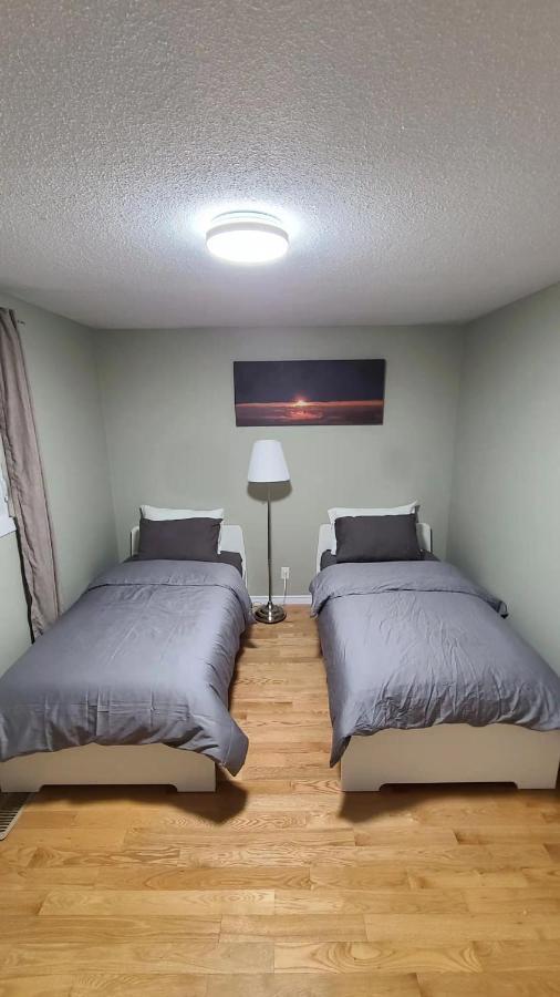 Yk Aurora * Yellowknife