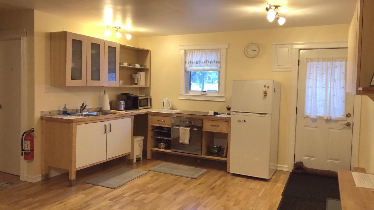 Sunshine Guest House Yellowknife Bed & Breakfast *