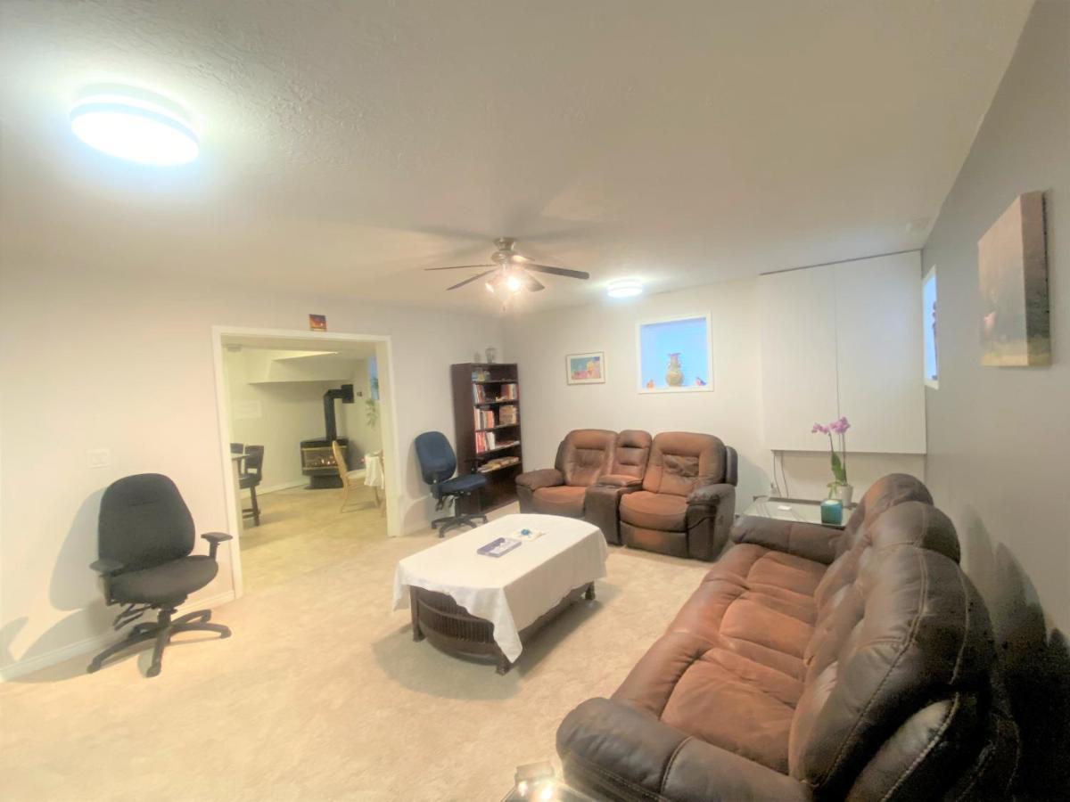 Yellowknife Bed And Breakfast Guest house