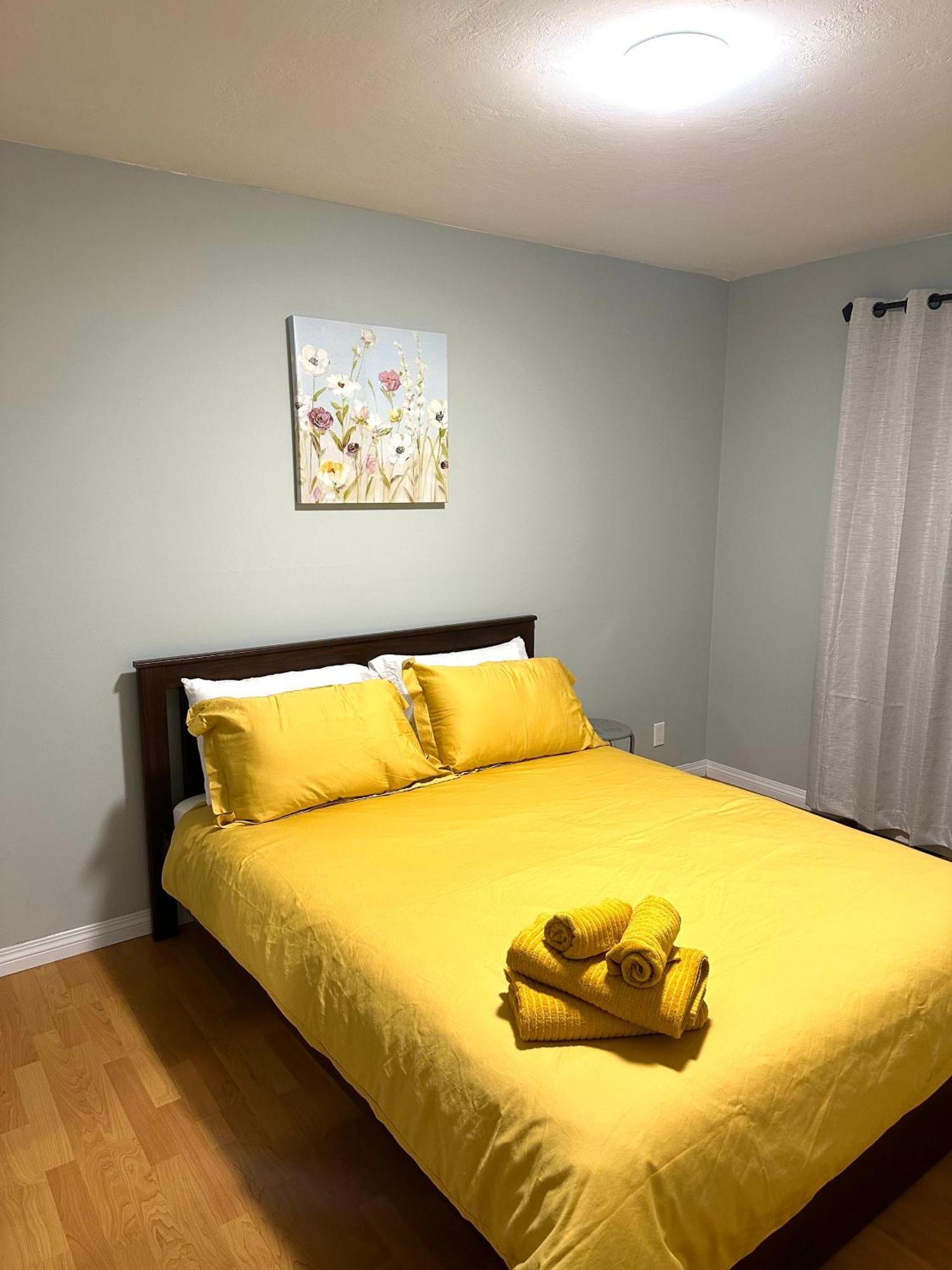 Spacious Downtown 3br Home, 4bds * Yellowknife