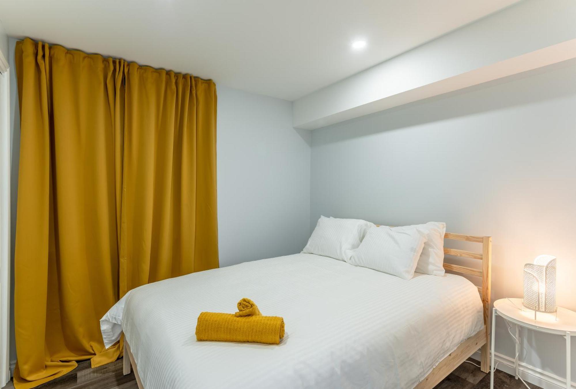 Centrally Located 4bedroom, 2bath Apartment *