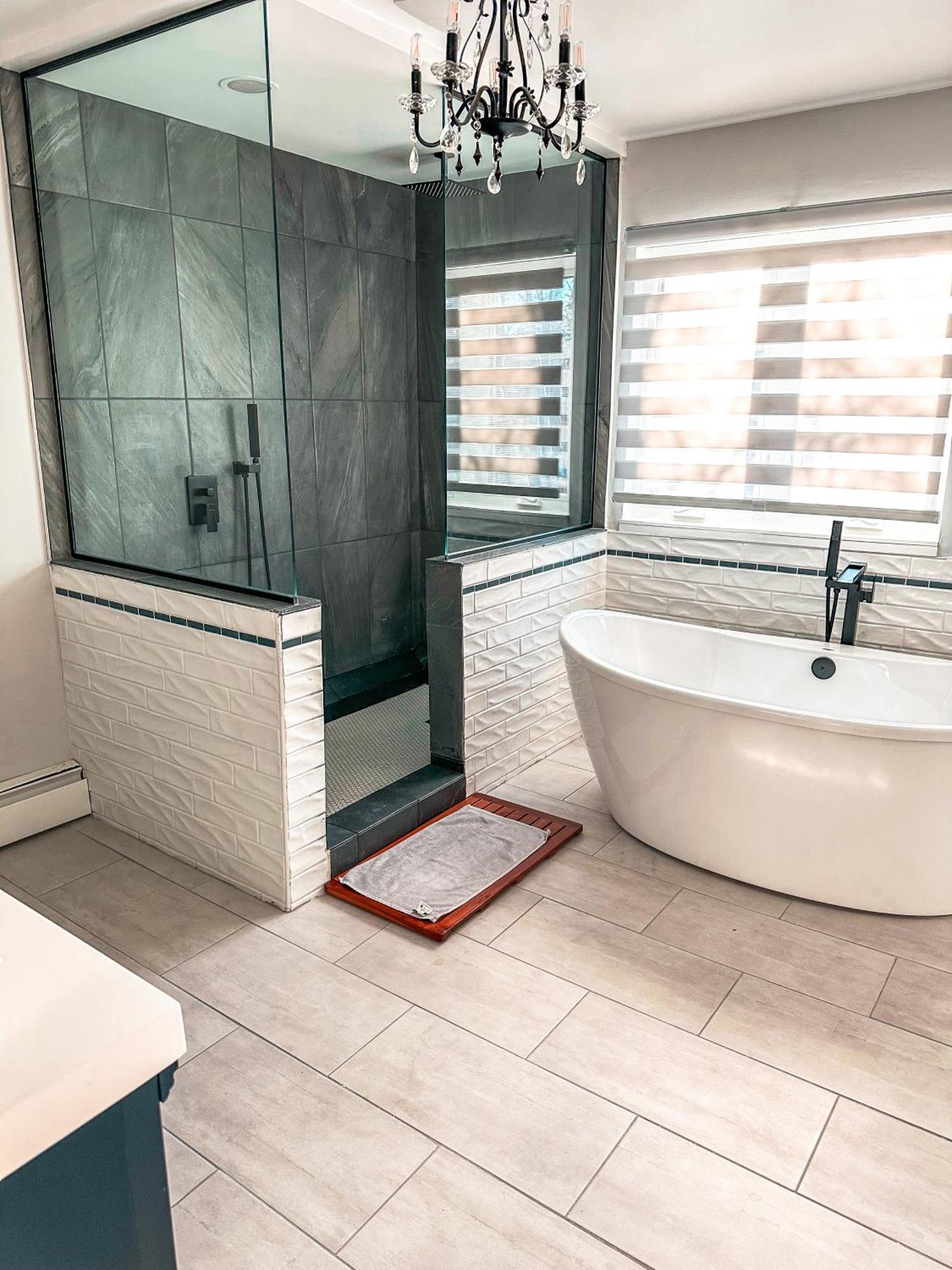 Modern Downtown Homestay