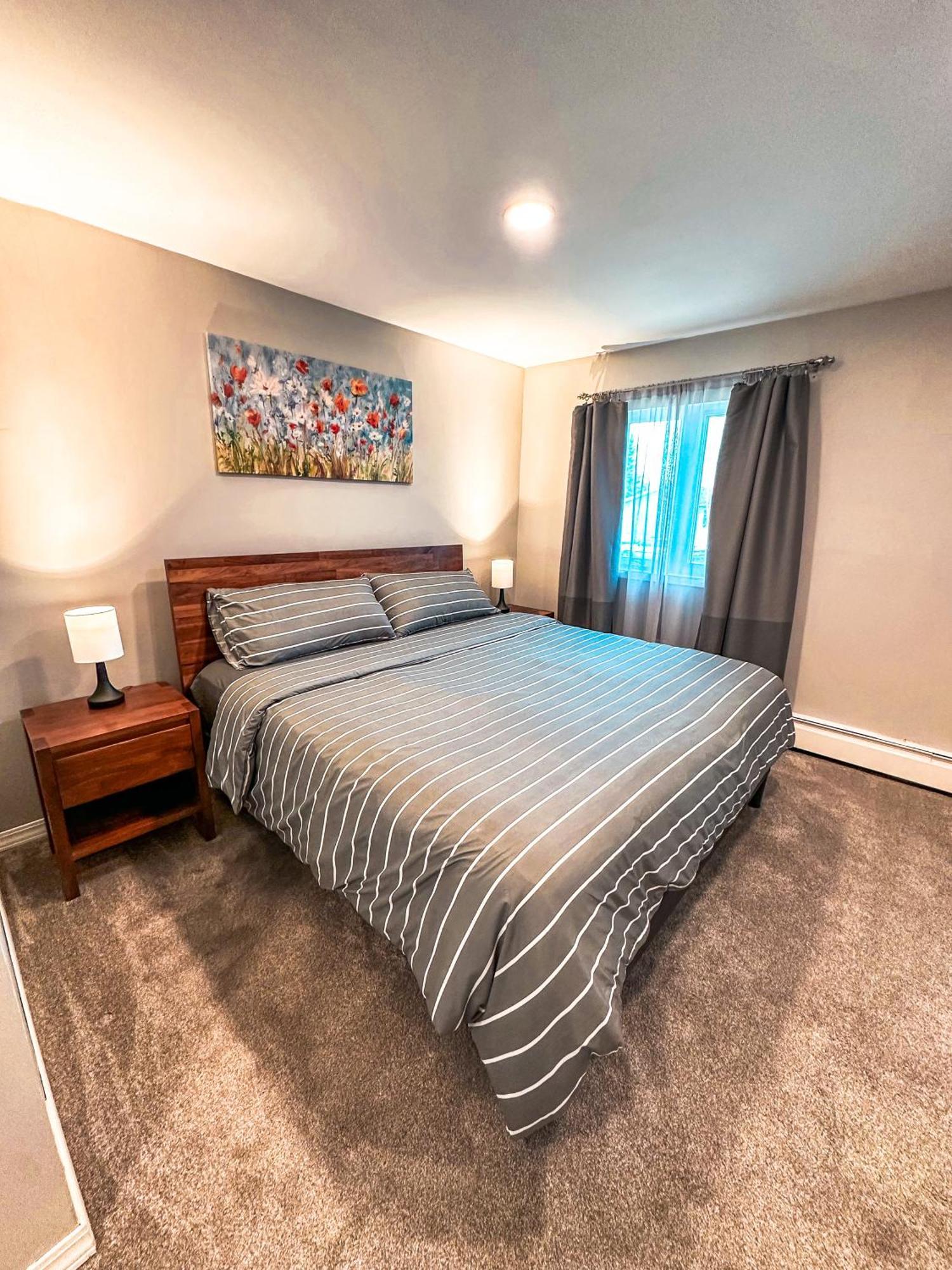 Modern Downtown Homestay