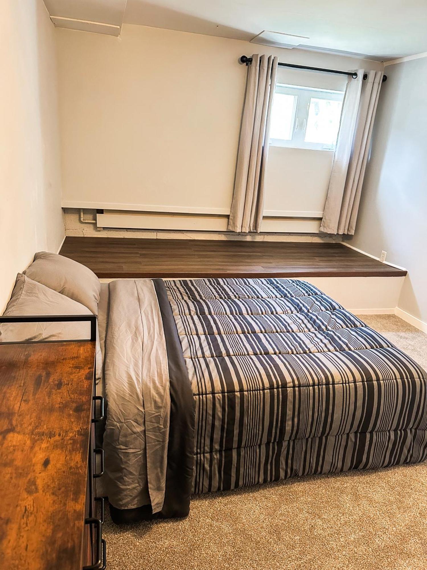 Modern Downtown Homestay Yellowknife