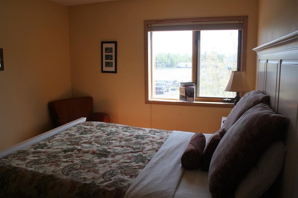 Aurora Bayside Inn Inn 3*