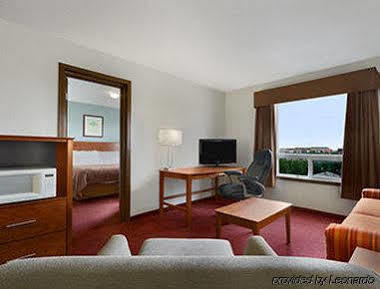 Super 8 By Wyndham Hotel Yellowknife