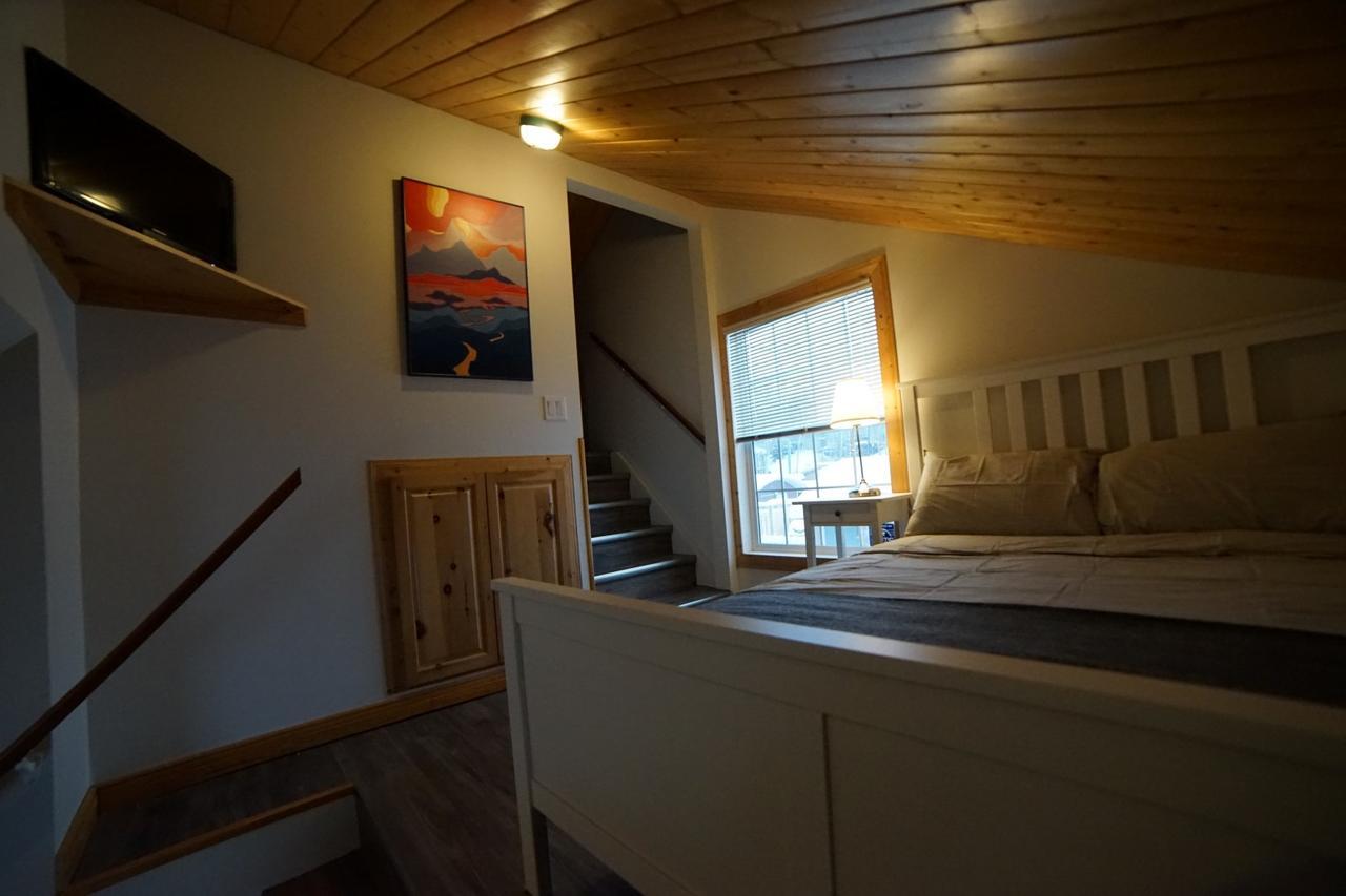 Yellowknife B&B Bed & Breakfast 3*