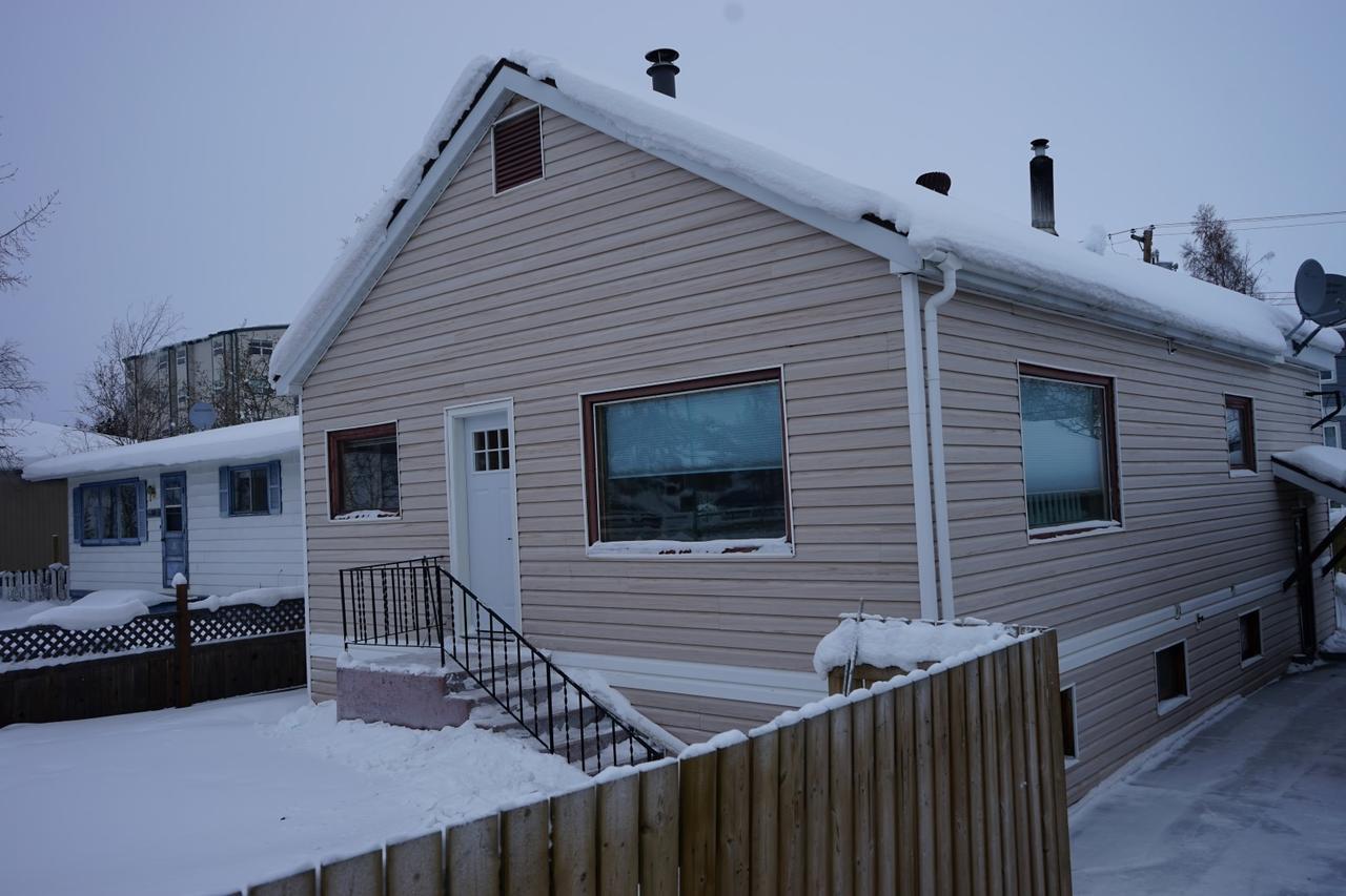 Bed & Breakfast Yellowknife B&B 3*