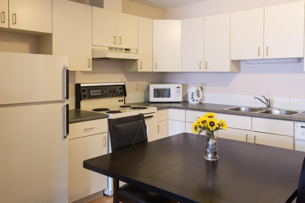 Capital 3* Yellowknife