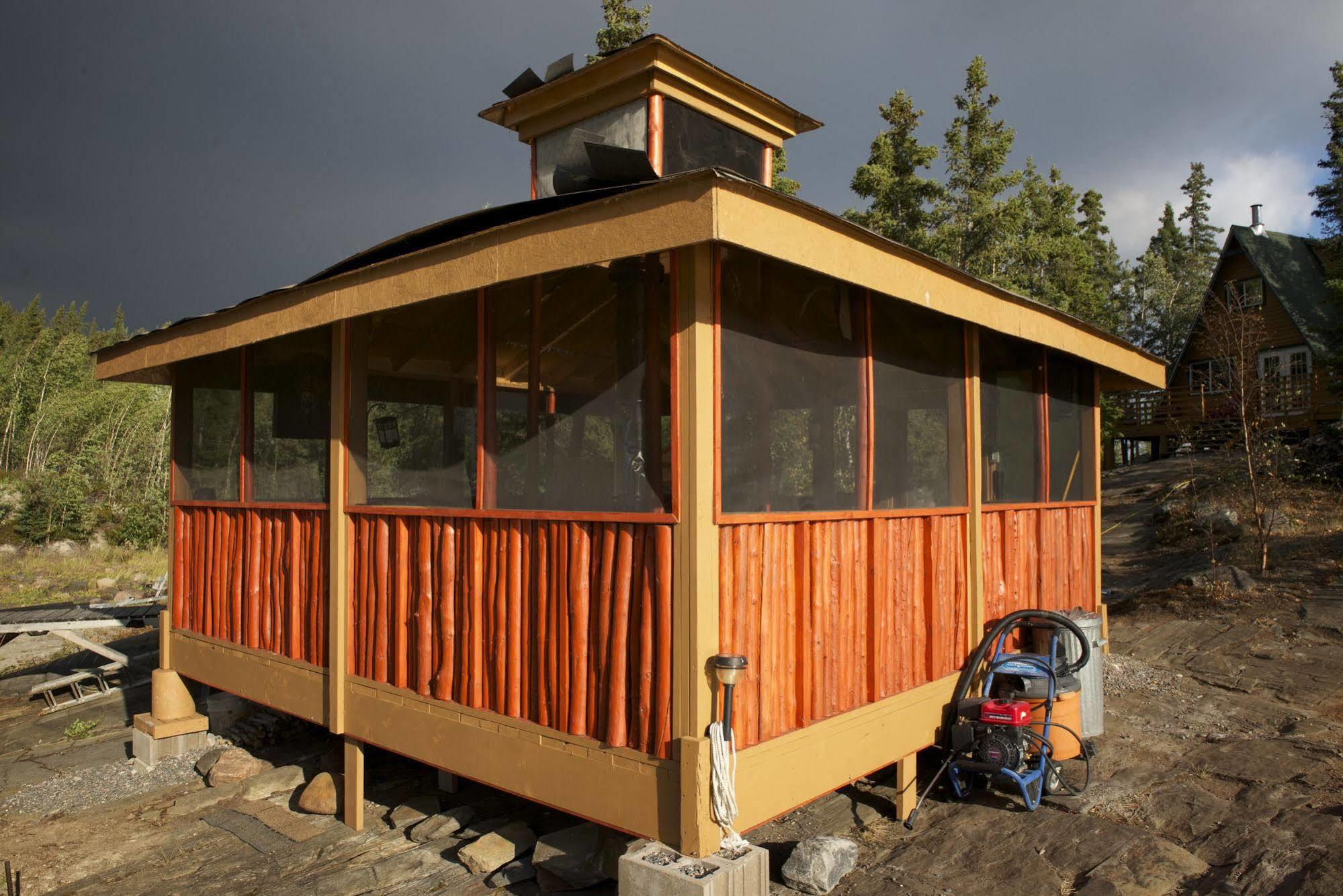 Lodge Yellow Dog Lodge, Inc. Yellowknife
