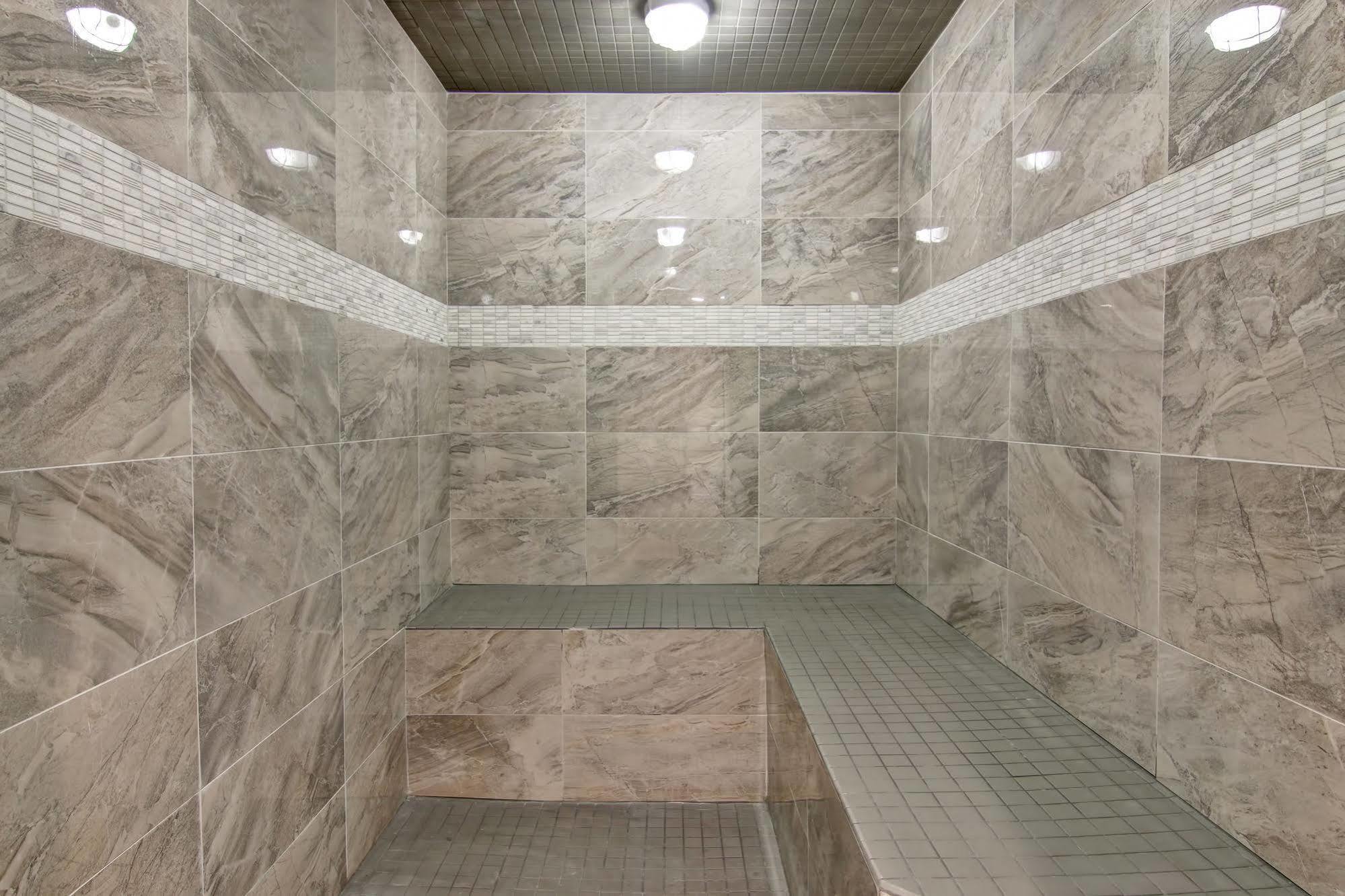 Hotel Chateau Nova Yellowknife
