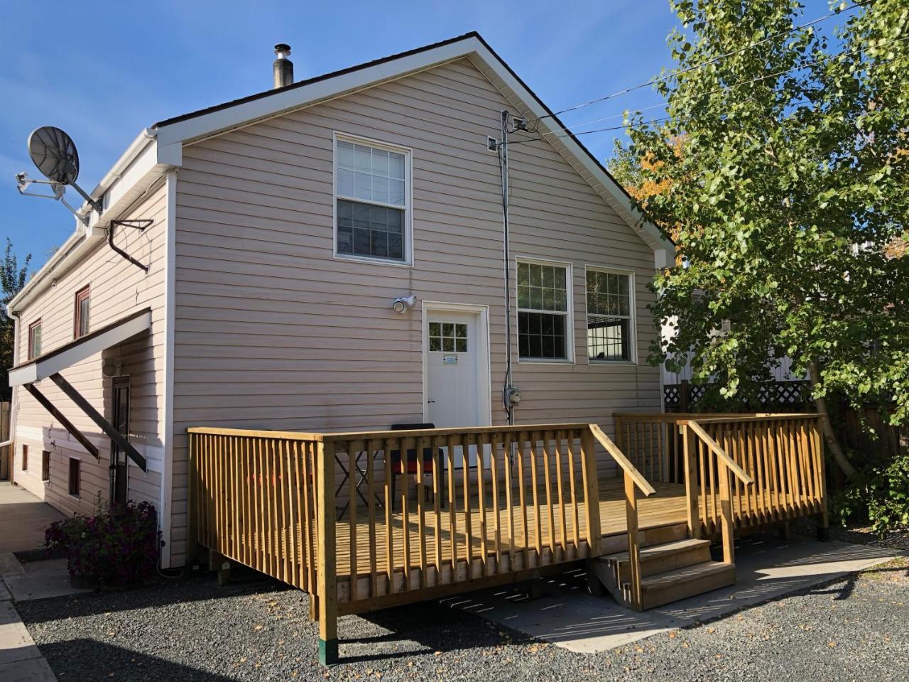 Yellowknife B&B Bed & Breakfast 3*