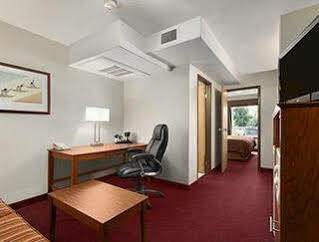 Hotel Super 8 By Wyndham 3*