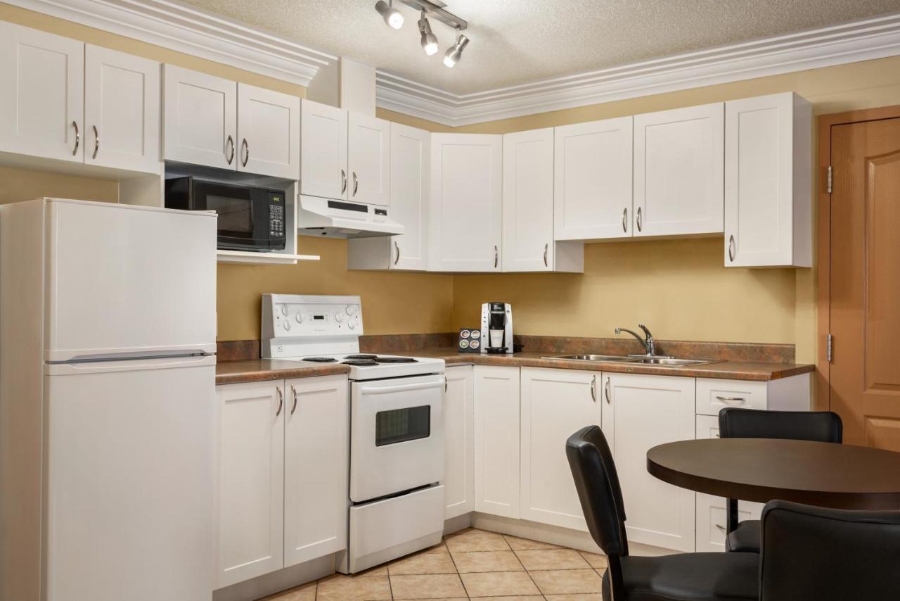 Nova 3* Yellowknife