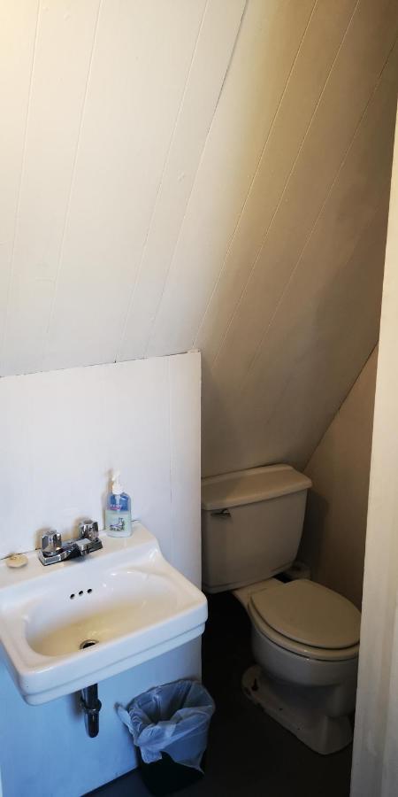 Yellow Dog Lodge, Inc. * Yellowknife